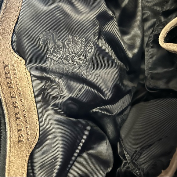 Burberry Suede Boho Bag - Luxurious statement piece! - Picture 3 of 12